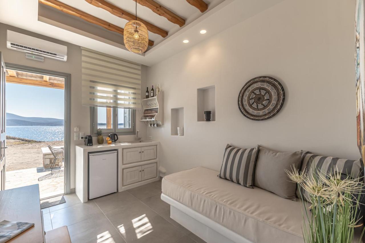 Porto Dema Luxury Suites Schinoussa Exterior photo