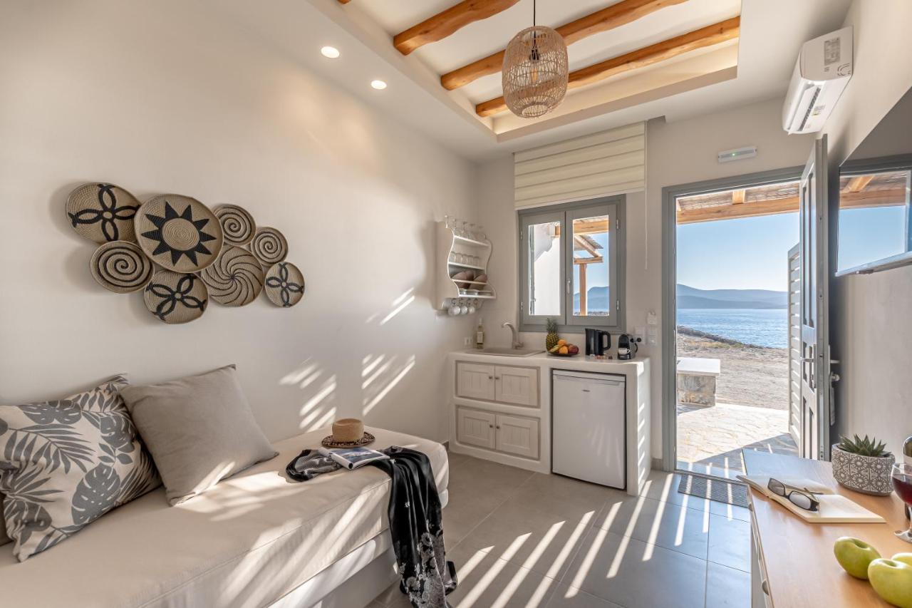Porto Dema Luxury Suites Schinoussa Exterior photo