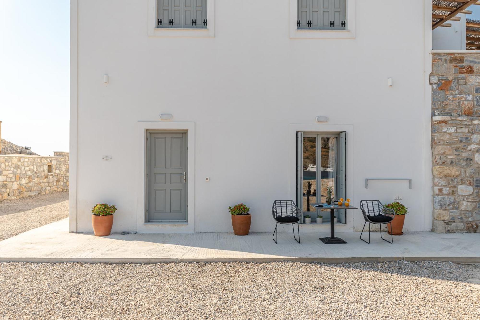 Porto Dema Luxury Suites Schinoussa Exterior photo