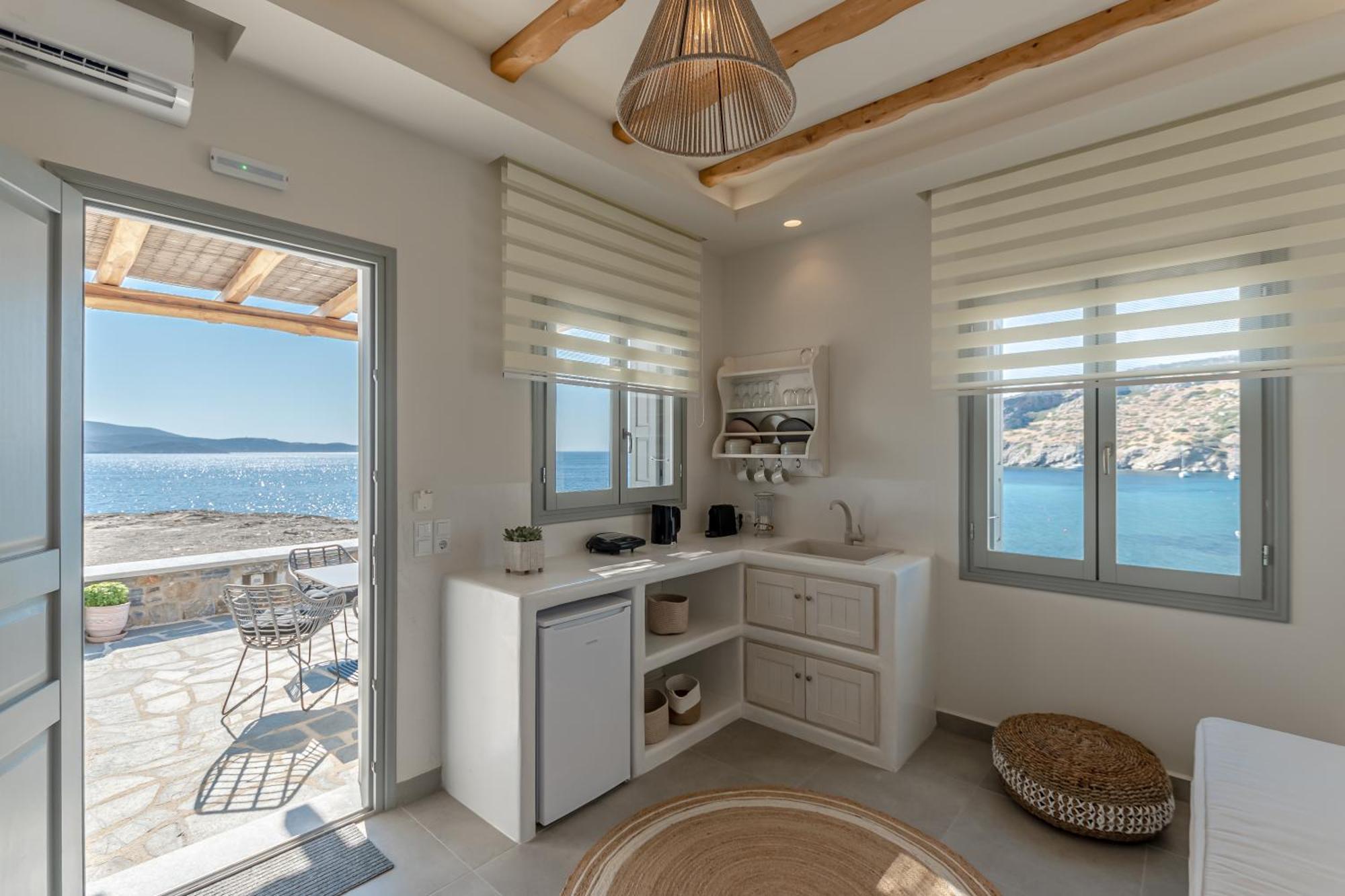 Porto Dema Luxury Suites Schinoussa Exterior photo