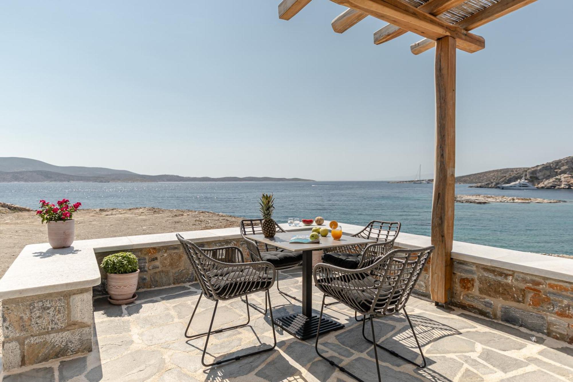 Porto Dema Luxury Suites Schinoussa Exterior photo