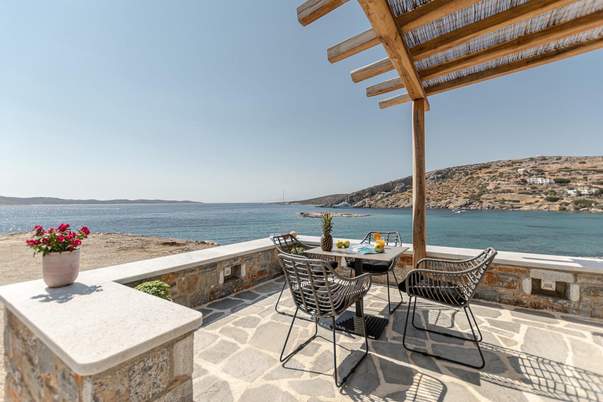 Porto Dema Luxury Suites Schinoussa Exterior photo